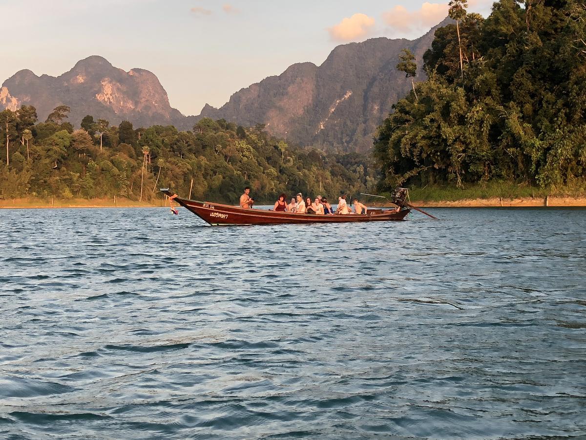 ホテル Khao Sok Blue Mountain Khao Sok National Park エクステリア 写真