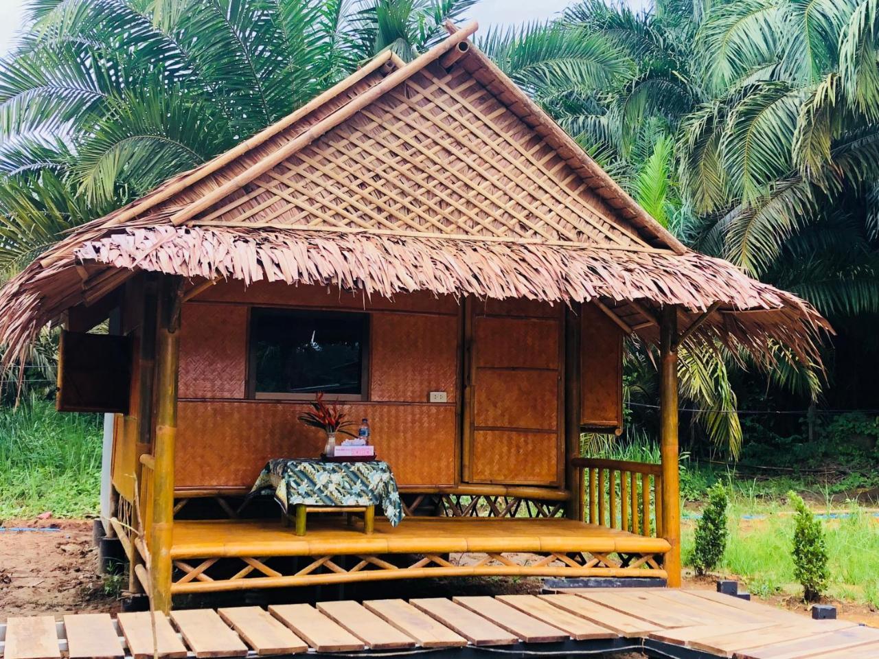 ホテル Khao Sok Blue Mountain Khao Sok National Park エクステリア 写真
